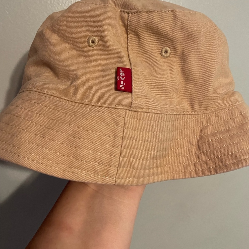 Levi reversible bucket hat